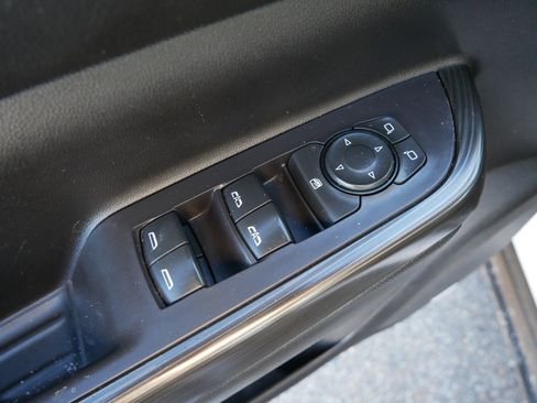 Used 2021 GMC Acadia SLT image 21