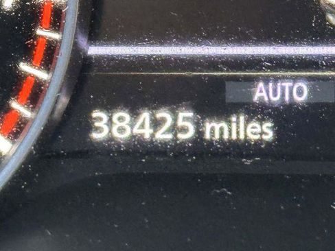 Used 2023 Nissan Pathfinder S AWD/4WD image 29