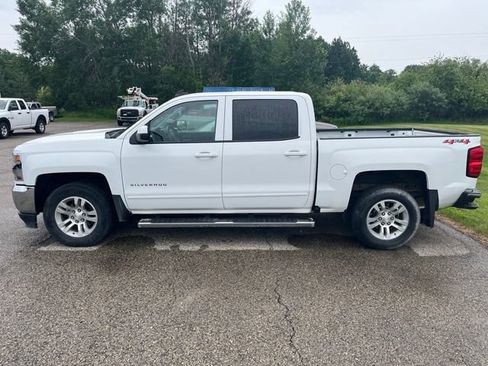 Used 2018 Chevrolet Silverado 1500 LT w/ All Star Edition AWD/4WD image 10