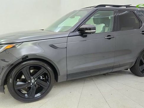 Used 2024 Land Rover Discovery Metropolitan Edition AWD/4WD image 3