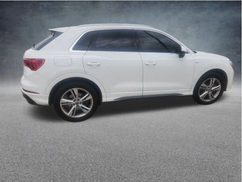 Used 2020 Audi Q3 2.0T Premium w/ Convenience Package AWD/4WD image 2