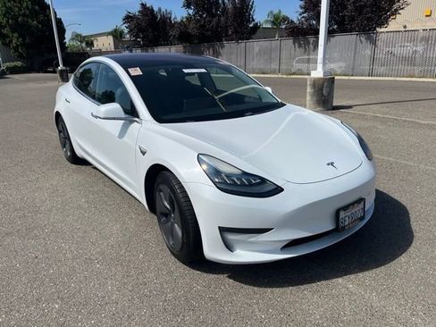 Used 2018 Tesla Model 3 Long Range RWD image 2