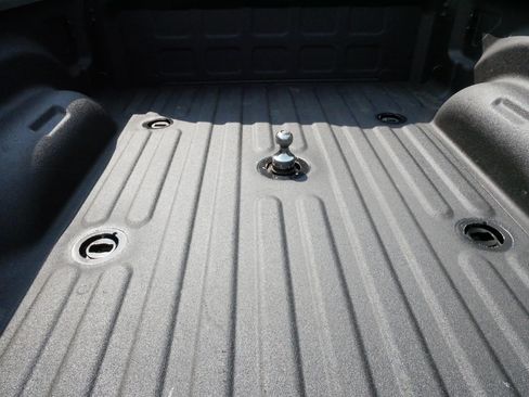 Used 2024 RAM 2500 Big Horn w/ Night Edition AWD/4WD image 18