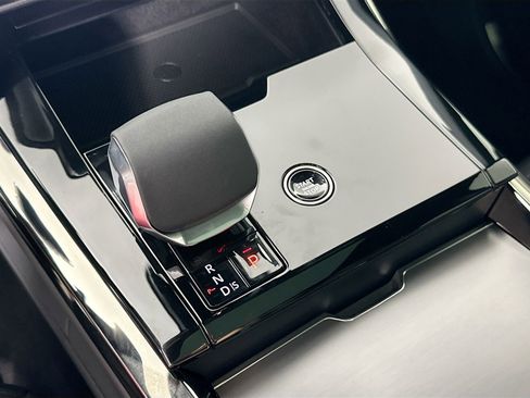 Certified 2025 Land Rover Range Rover Sport Dynamic SE image 9