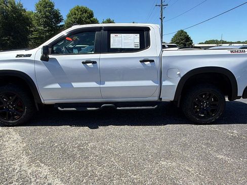 Used 2024 Chevrolet Silverado 1500 LT Trail Boss w/ LT Trail Boss Premium Package AWD/4WD image 8