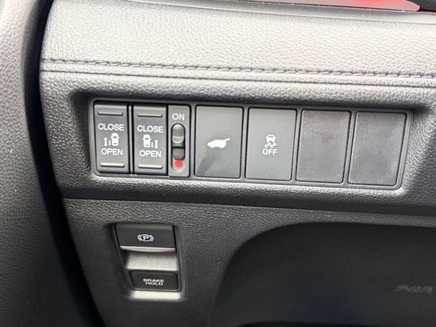 Used 2025 Honda Odyssey Sport-L image 23