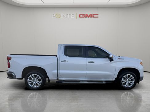 Certified 2022 Chevrolet Silverado 1500 LTZ w/ Z71 Off-Road Package image 10