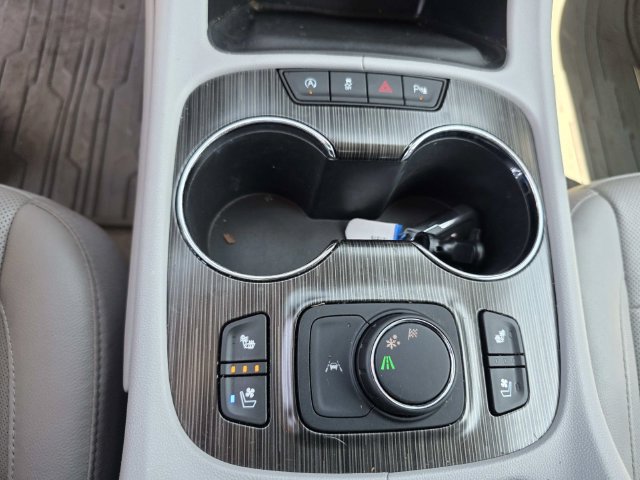 Used 2020 GMC Acadia SLT w/ Premium Package FWD image 13