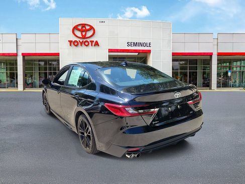 Used 2025 Toyota Camry SE FWD image 4