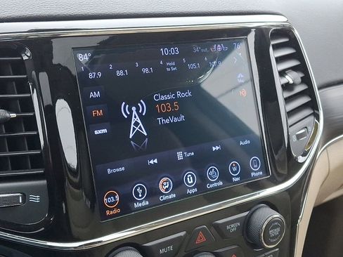 Used 2019 Jeep Grand Cherokee Limited image 19