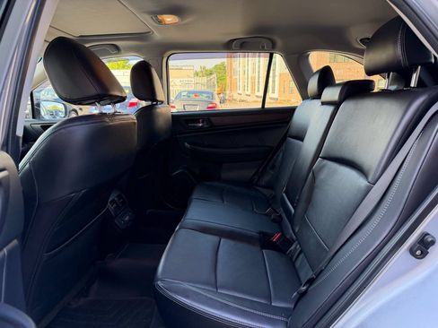 Used 2018 Subaru Outback 2.5i Limited AWD/4WD image 11