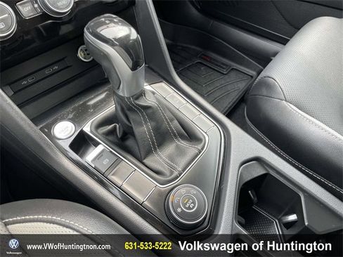 Certified 2022 Volkswagen Taos SEL image 28