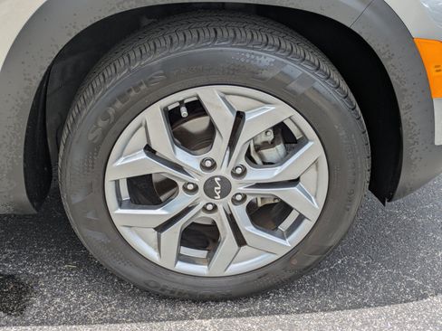 Certified 2024 Kia Seltos S FWD image 9