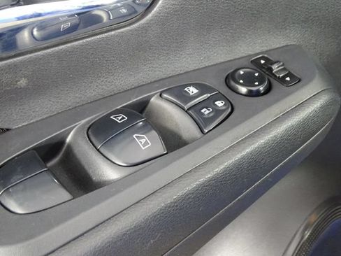 Used 2023 Nissan Kicks SV FWD image 16