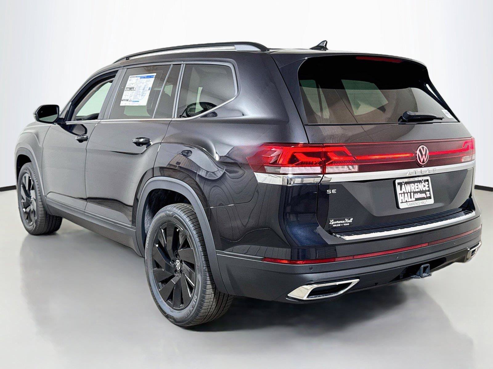 New 2026 Volkswagen Atlas SE FWD image 3