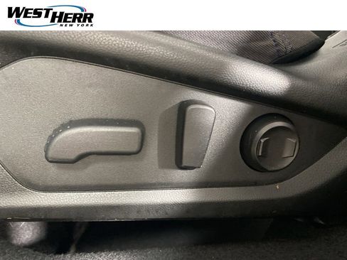Used 2025 Subaru Forester Premium AWD/4WD image 15