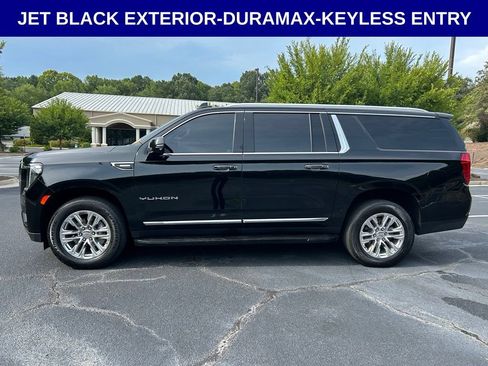 Used 2024 GMC Yukon XL SLT w/ SLT Premium Package RWD image 12