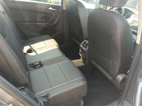 Used 2020 Volkswagen Tiguan SE AWD/4WD image 5