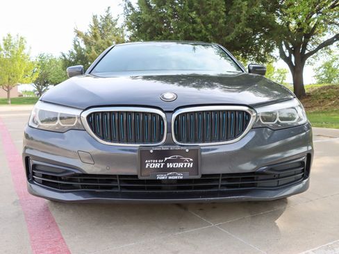 Used 2019 BMW 530e w/ Convenience Package image 2