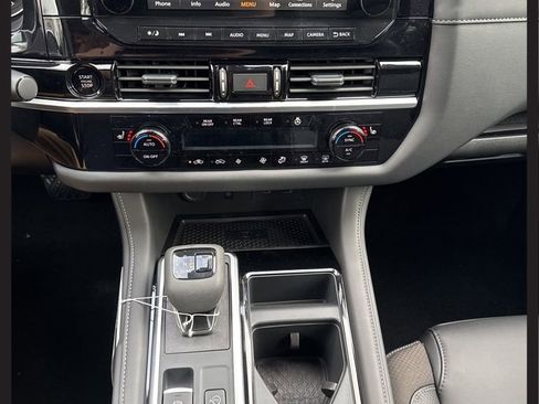 New 2025 Nissan Pathfinder SL image 40