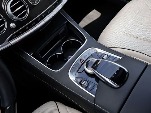 Used 2020 Mercedes-Benz S 560 4MATIC Sedan image 27