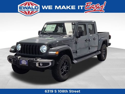 New 2025 Jeep Gladiator Sport image 18