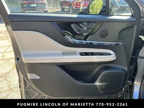New 2026 Lincoln Corsair Premiere image 10