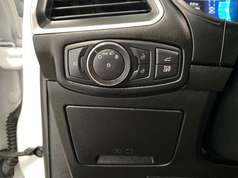 Used 2022 Ford Edge SEL w/ Convenience Package image 19