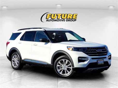 Certified 2022 Ford Explorer XLT w/ Equipment Group 202A image 1