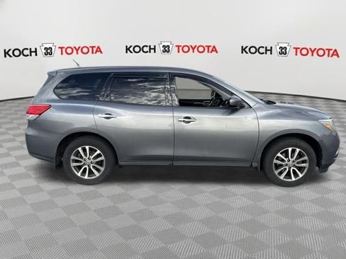Used 2015 Nissan Pathfinder S image 9