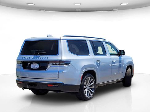 Used 2022 Jeep Grand Wagoneer Series II w/ Convenience Group III AWD/4WD image 7