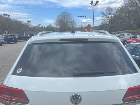 Used 2019 Volkswagen Atlas SEL R-Line image 7