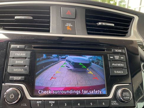 Used 2018 Nissan Sentra SV FWD image 24