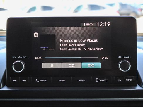 Used 2025 Honda Pilot Sport image 15