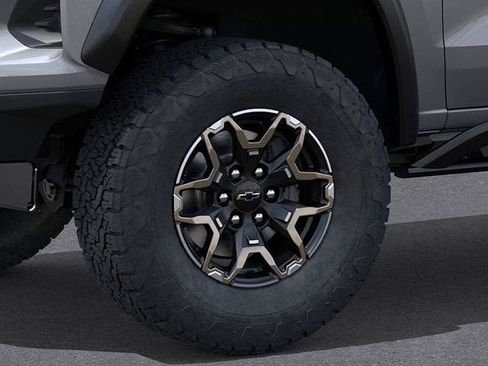New 2025 Chevrolet Colorado ZR2 w/ Off-Road Front Bumper Package AWD/4WD image 9