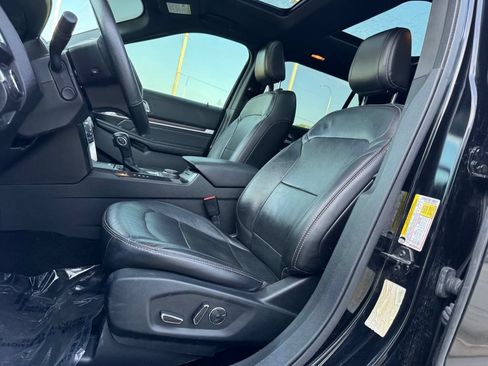 Used 2018 Ford Explorer Limited w/ Equipment Group 301A AWD/4WD image 5