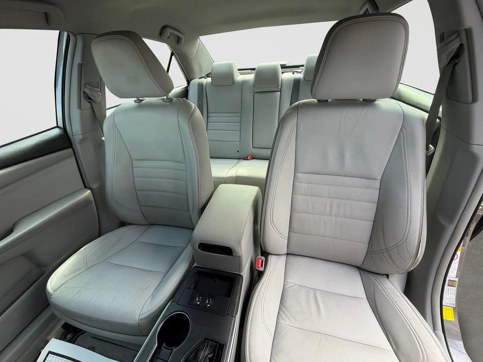 Used 2016 Toyota Camry XLE w/ Convenience Package FWD image 13