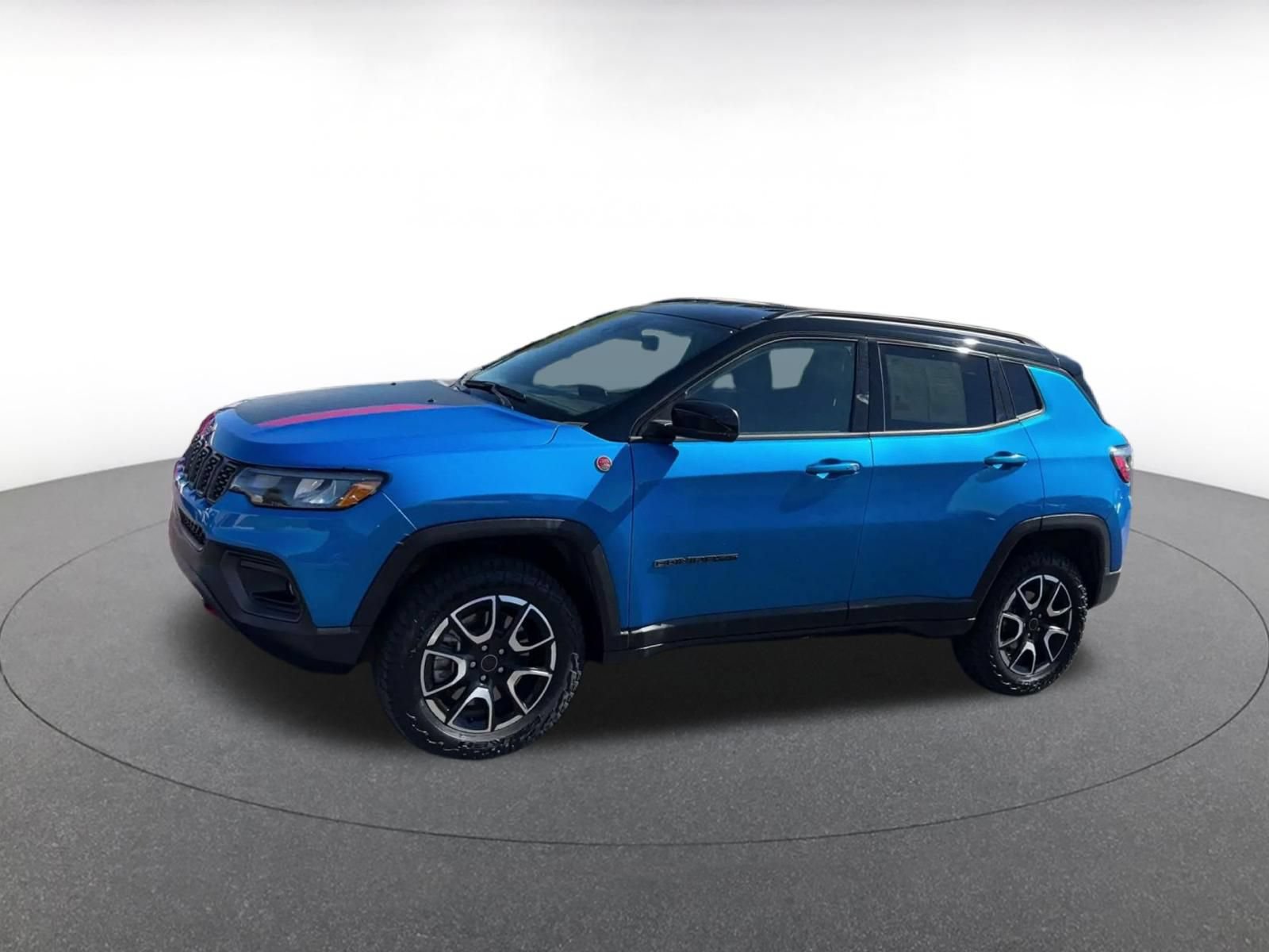 Used 2026 Jeep Compass Trailhawk AWD/4WD image 7