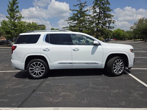 Used 2023 GMC Acadia Denali w/ Denali Technology Package FWD image 26