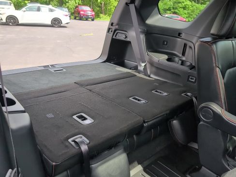 Used 2025 Honda Pilot TrailSport image 49