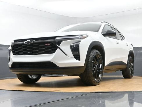 Used 2024 Chevrolet Trax RS FWD image 47