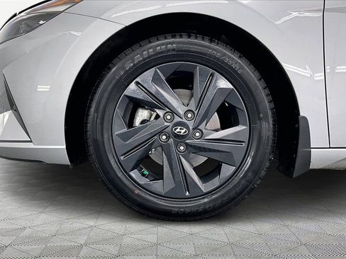 Used 2023 Hyundai Elantra SEL image 9