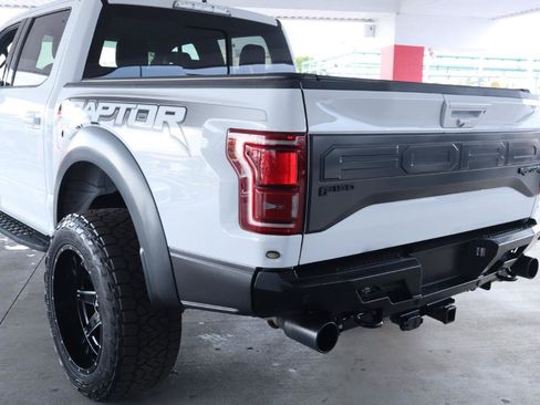 Used 2018 Ford F150 Raptor w/ Equipment Group 802A Luxury AWD/4WD image 9