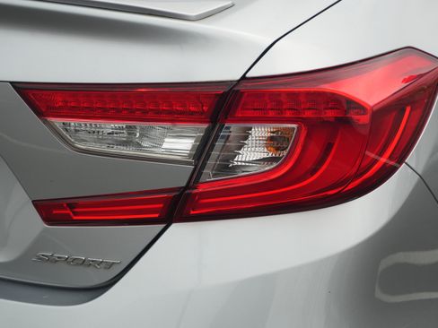 Used 2018 Honda Accord Sport image 48