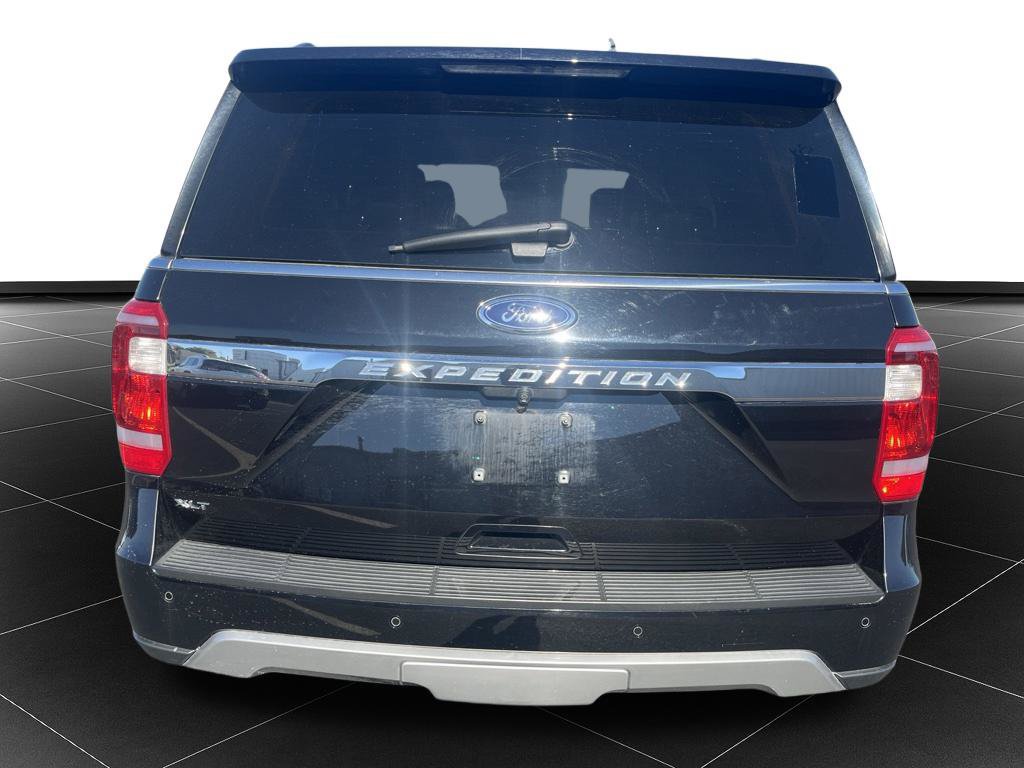 Used 2020 Ford Expedition XLT w/ Equipment Group 202A AWD/4WD image 4