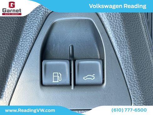 Certified 2021 Volkswagen Jetta R-Line w/ R-Line Cold Weather Package FWD image 30