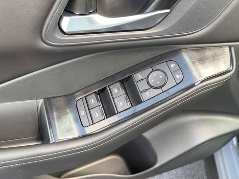 New 2026 Nissan Rogue SV w/ Cold Weather Package FWD image 31