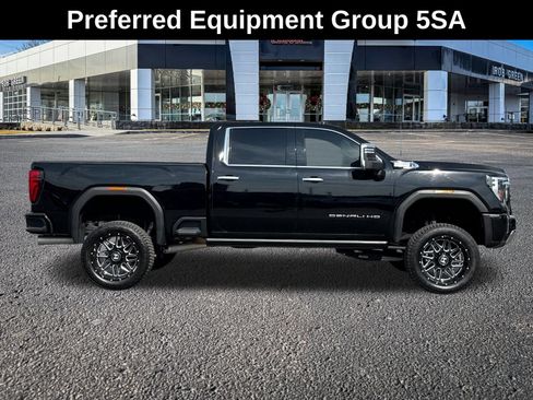 Used 2024 GMC Sierra 2500 Denali w/ Denali Reserve Package image 2