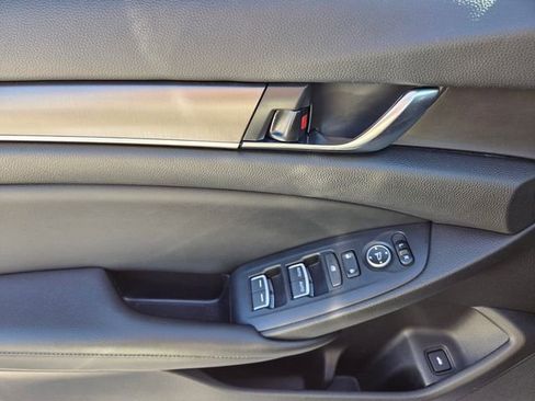 Used 2021 Honda Accord LX image 19