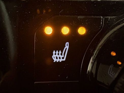 Used 2024 Toyota Highlander Platinum image 11